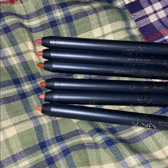 Kylie Jenner Lip Liners - Picture 2 of 2